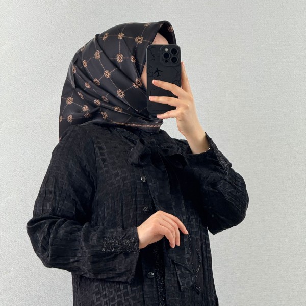 La Boutique Noir Royale Silk (Siyah Asalet Eşarp)