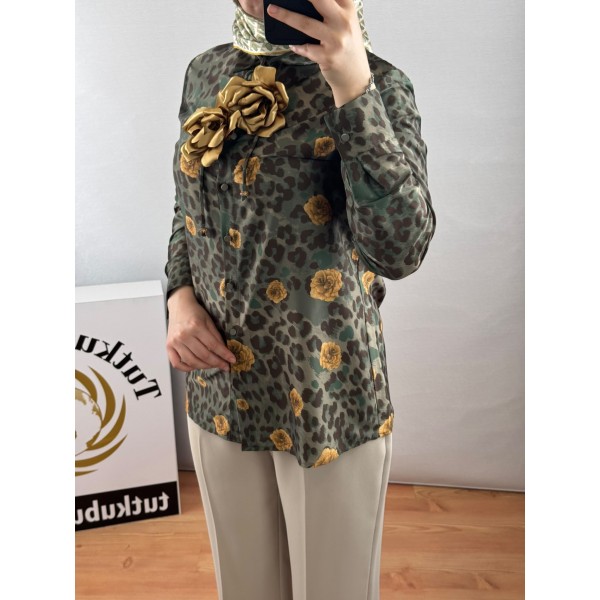 SERPİL Haki Leopar Desenli Gül Baskılı Gömlek