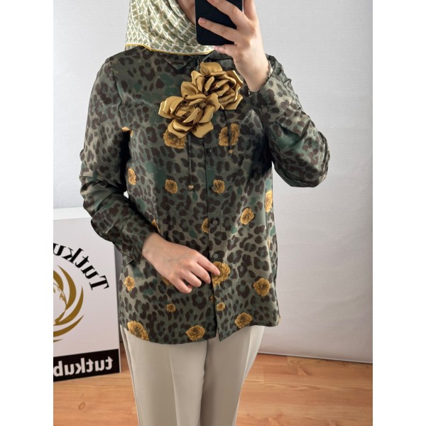 SERPİL Haki Leopar Desenli Gül Baskılı Gömlek